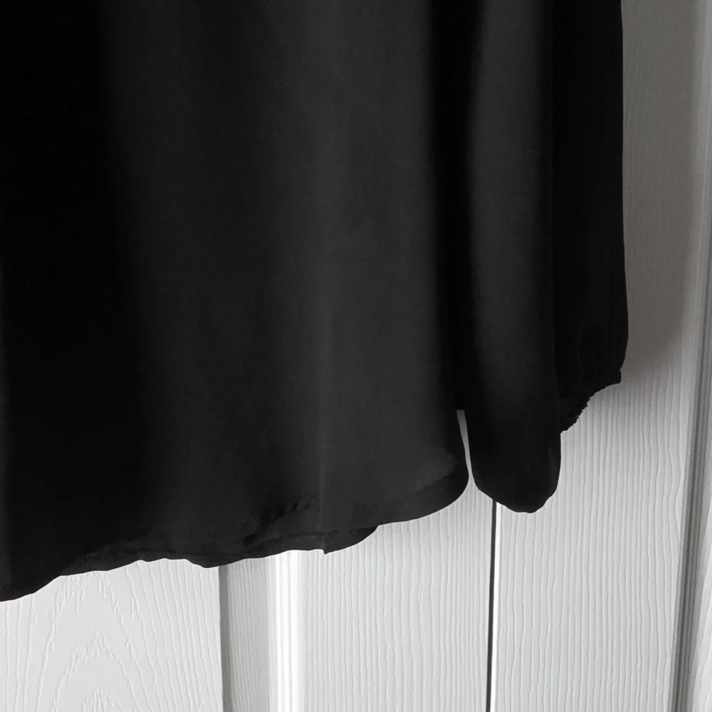 Carmen Marc Valvo Black V-Neck Zip-Front Long Sleeve Blouse Size 1X - Picture 8 of 10